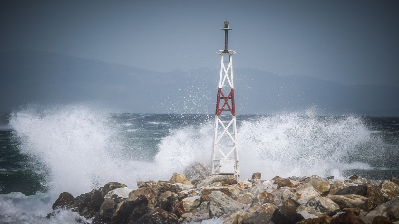 Δεμένα τα πλοία στα λιμάνια εξαιτίας της κακοκαιρίας