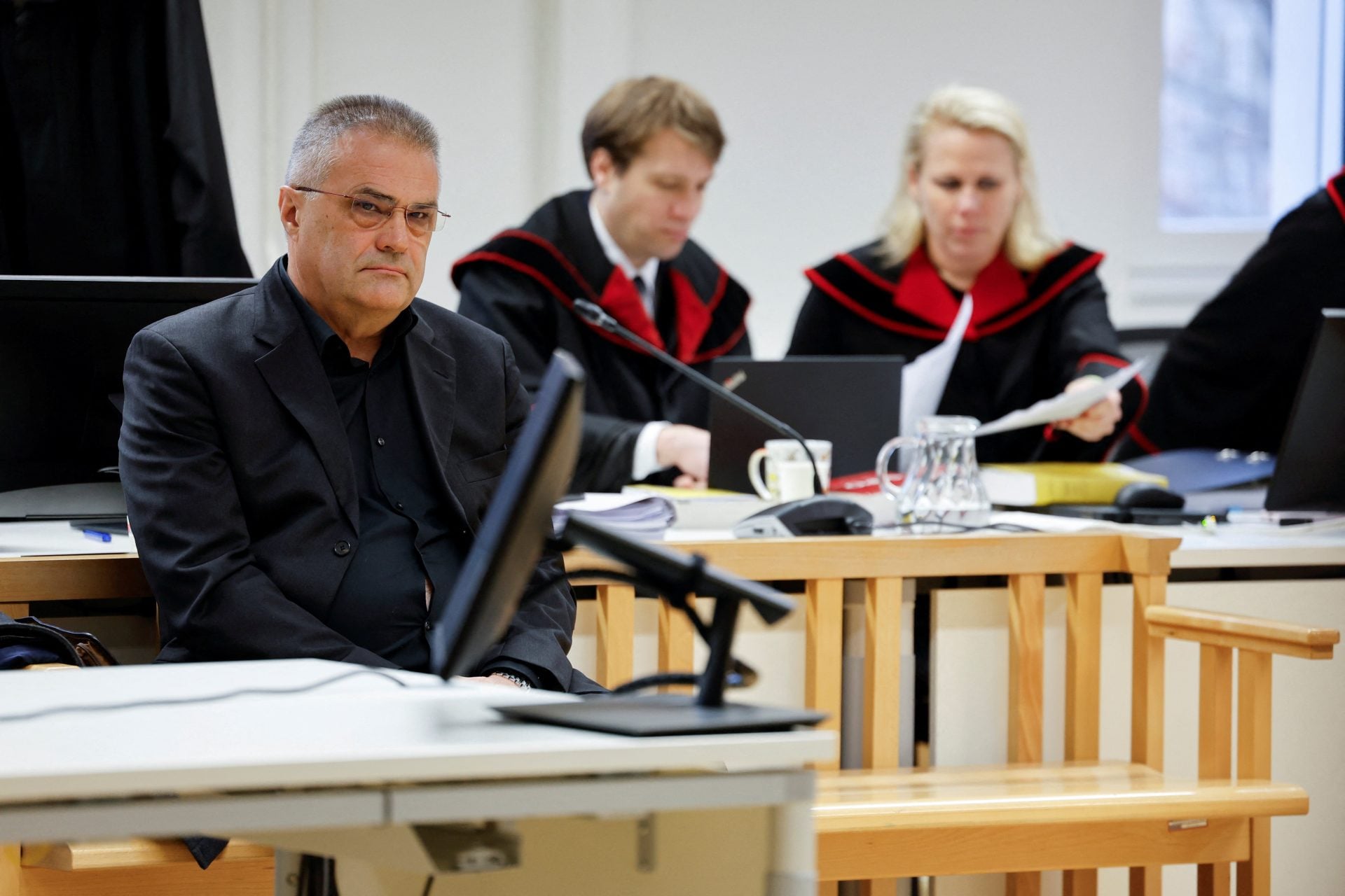 Πρώην πράκτορας πληροφοριών κατηγορείται και δικάζεται για κατασκοπεία υπέρ της Ρωσίας