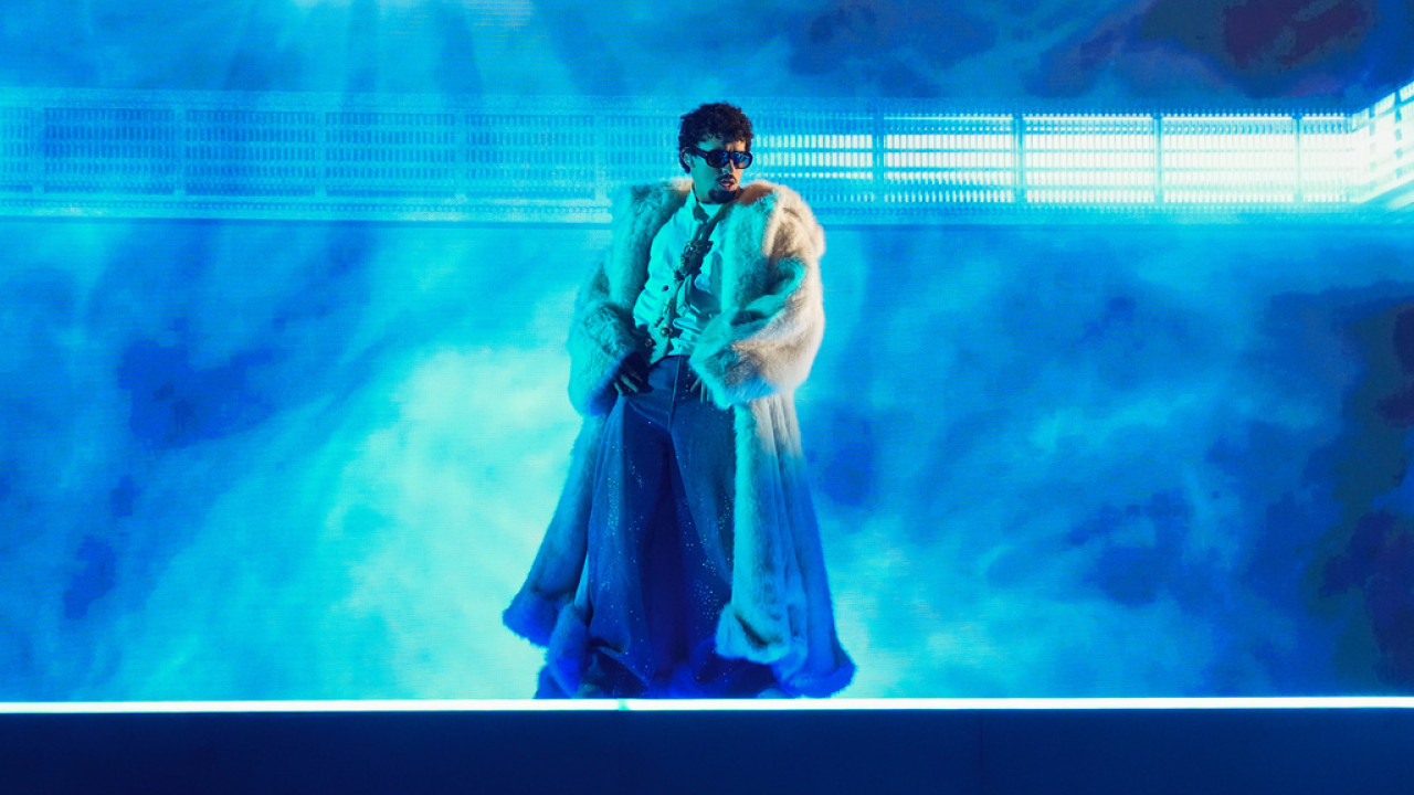 Bad Bunny: Ρεκόρ «likes» με το teaser του Super Bowl πριν καν ανέβει στη σκηνή