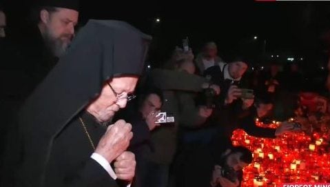 Λευκά τριαντάφυλλα κι ένα κερί από τον Πατριάρχη Βαρθολομαίο στην Τούμπα