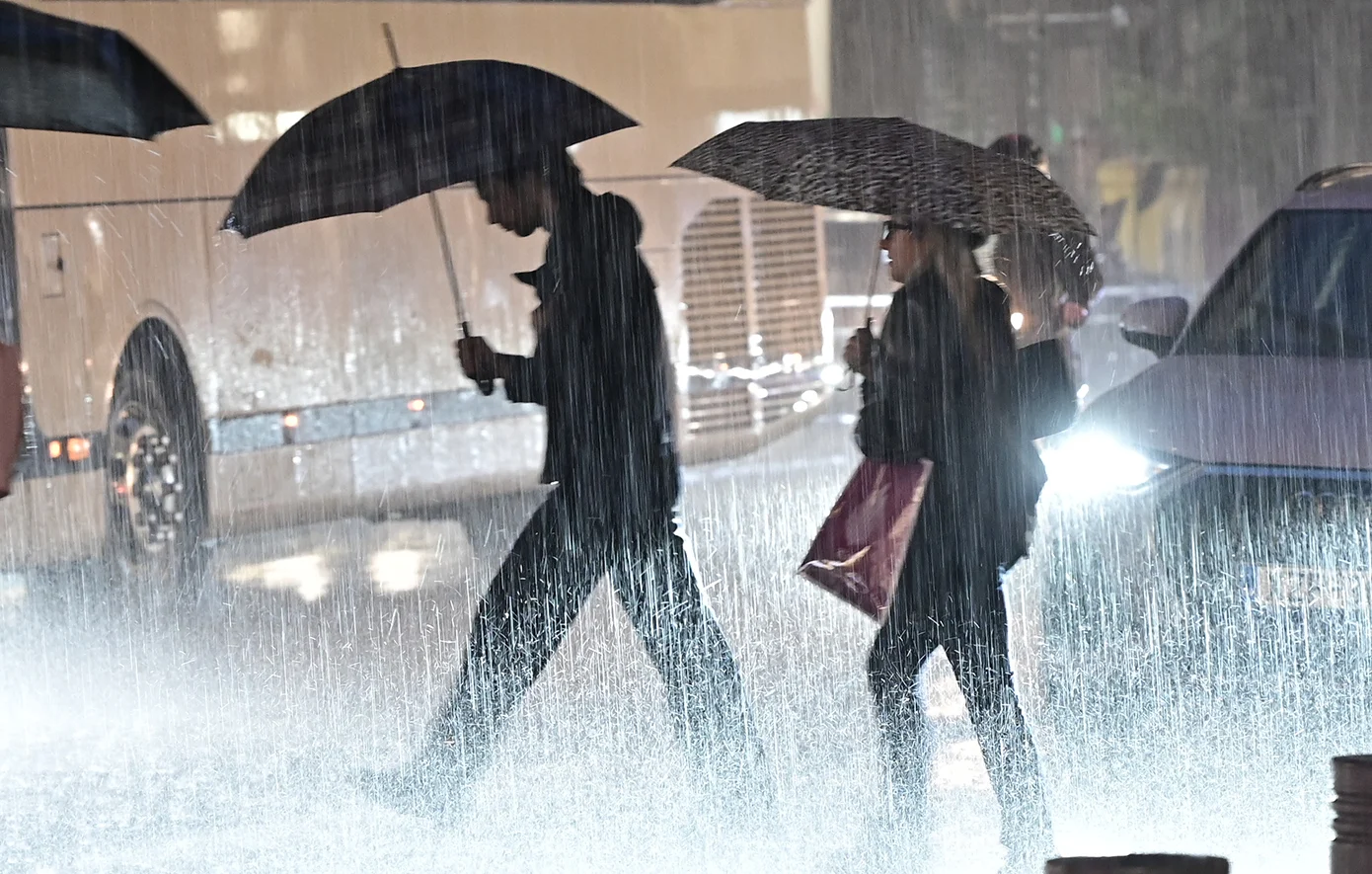 Ισχυρές βροχές και καταιγίδες, τοπικά έντονες χιονοπτώσεις, θυελλώδες άνεμοι – Πόσο θα διαρκέσουν – News.gr