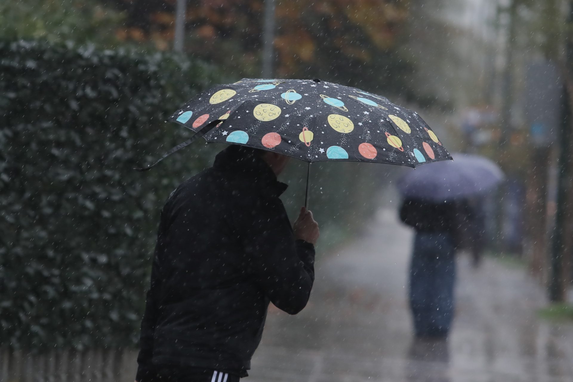 Άστατος καιρός με βροχές και μικρή πτώση της θερμοκρασίας