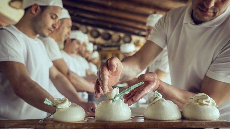 «Καμπανάκι» για την παραγωγή της burrata λόγω κλιματικής αλλαγής