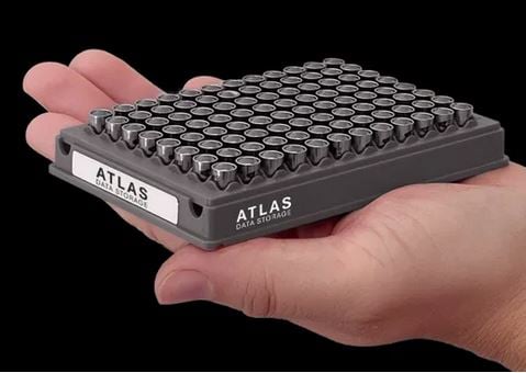 Νέος σκληρός δίσκος χωράει δισεκατομμύρια αρχεία και τα διατηρεί ανέπαφα για χιλιάδες χρόνια