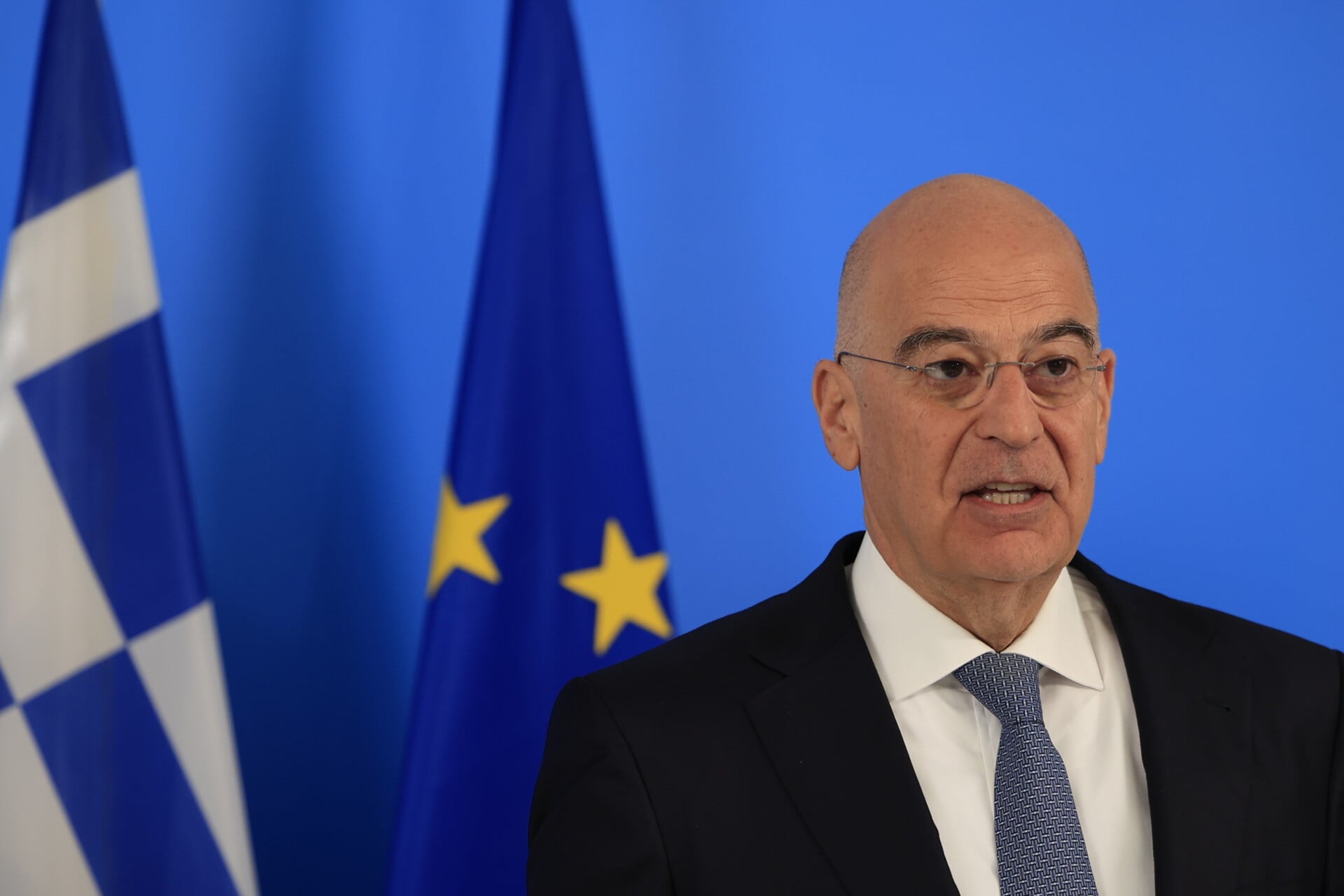 Δεν μπορεί η Ελλάδα να μένει σιωπηρή απέναντι σε μια πρόκληση, επιφυλάσσει απολύτως το δικαίωμα επέκτασης των χωρικών υδάτων