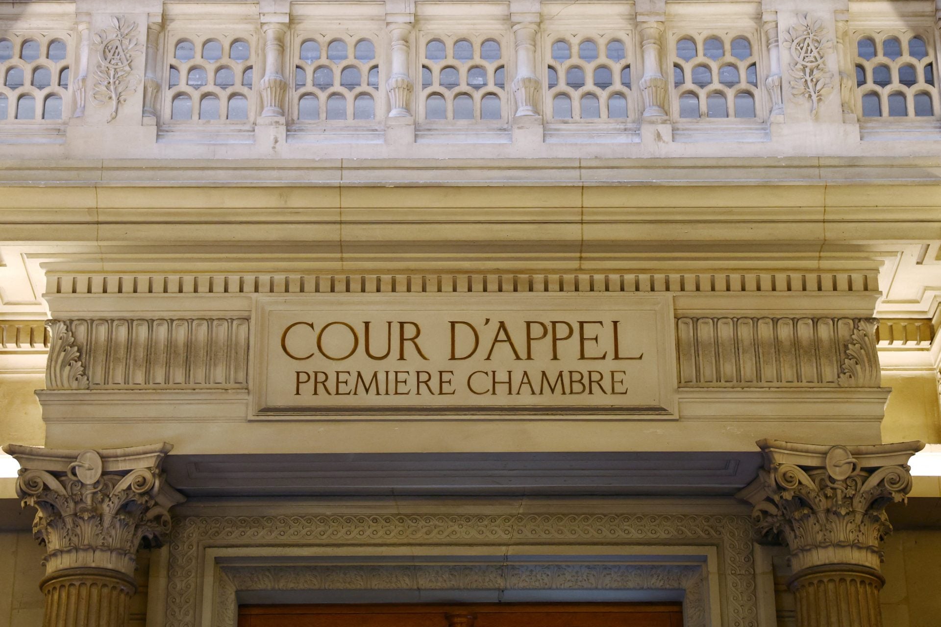 Η Λεπέν αγωνίζεται για την πολιτική της επιβίωση στο εφετείο του Παρισιού