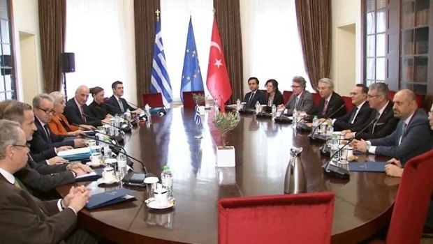 Θετικό κλίμα στον πολιτικό διάλογο Ελλάδας - Τουρκίας - Στο τραπέζι διεθνείς εξελίξεις και ο παράγοντας Τραμπ