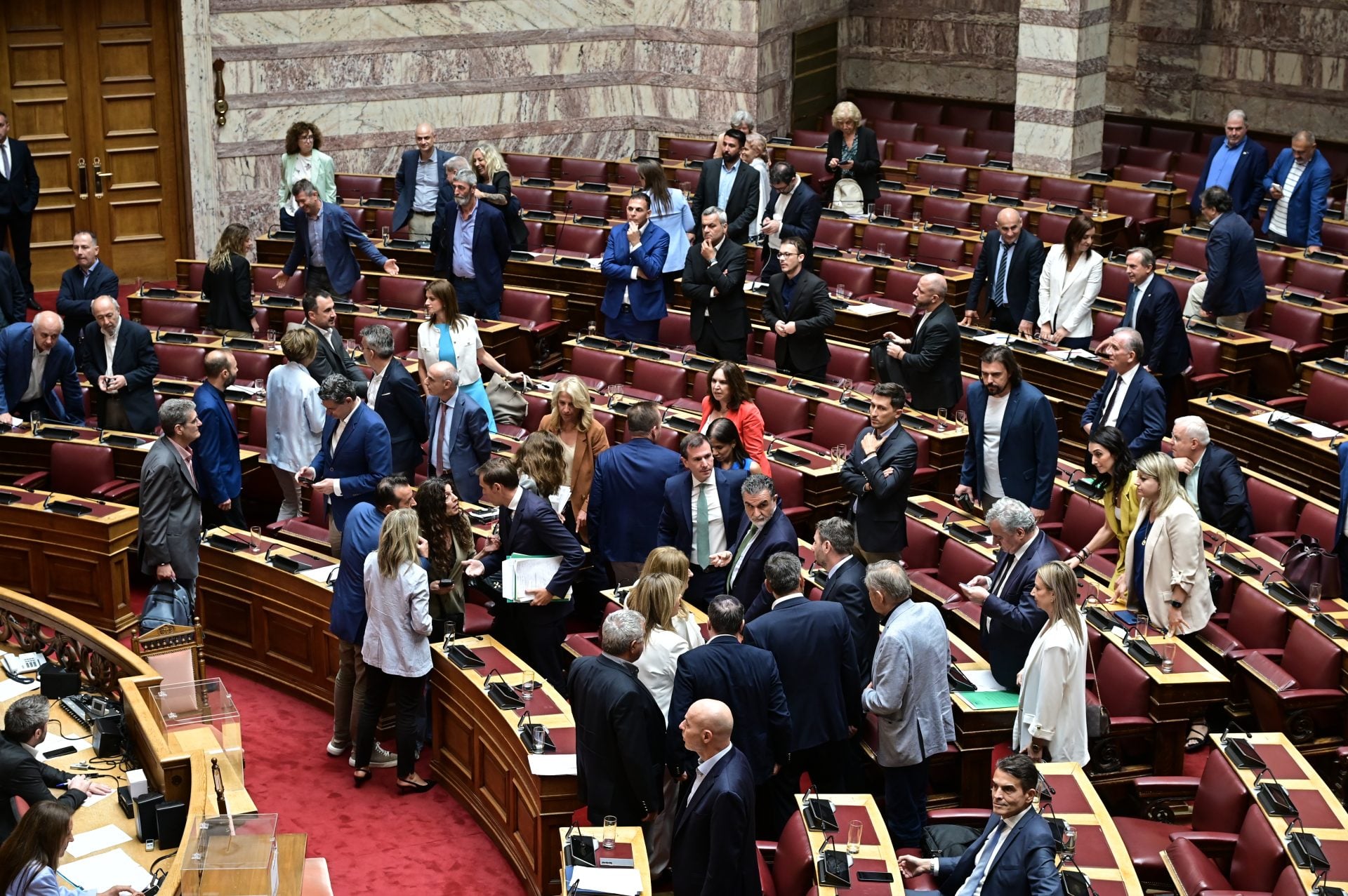 Η συζήτηση για την ενότητα διχάζει την ευρύτερη κεντροαριστερά