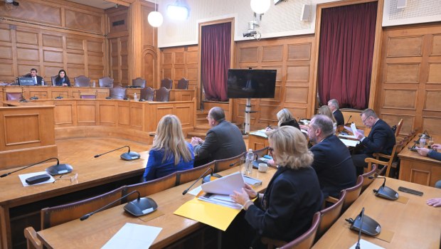 Εξεταστική για ΟΠΕΚΕΠΕ: Κόβει μάρτυρες και επιταχύνει διαδικασίες- Οργή και καταγγελίες για συγκάλυψη από την αντιπολίτευση