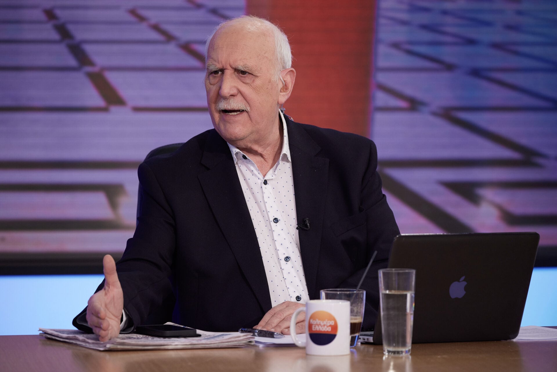 Πέθανε ο δημοσιογράφος Γιώργος Παπαδάκης