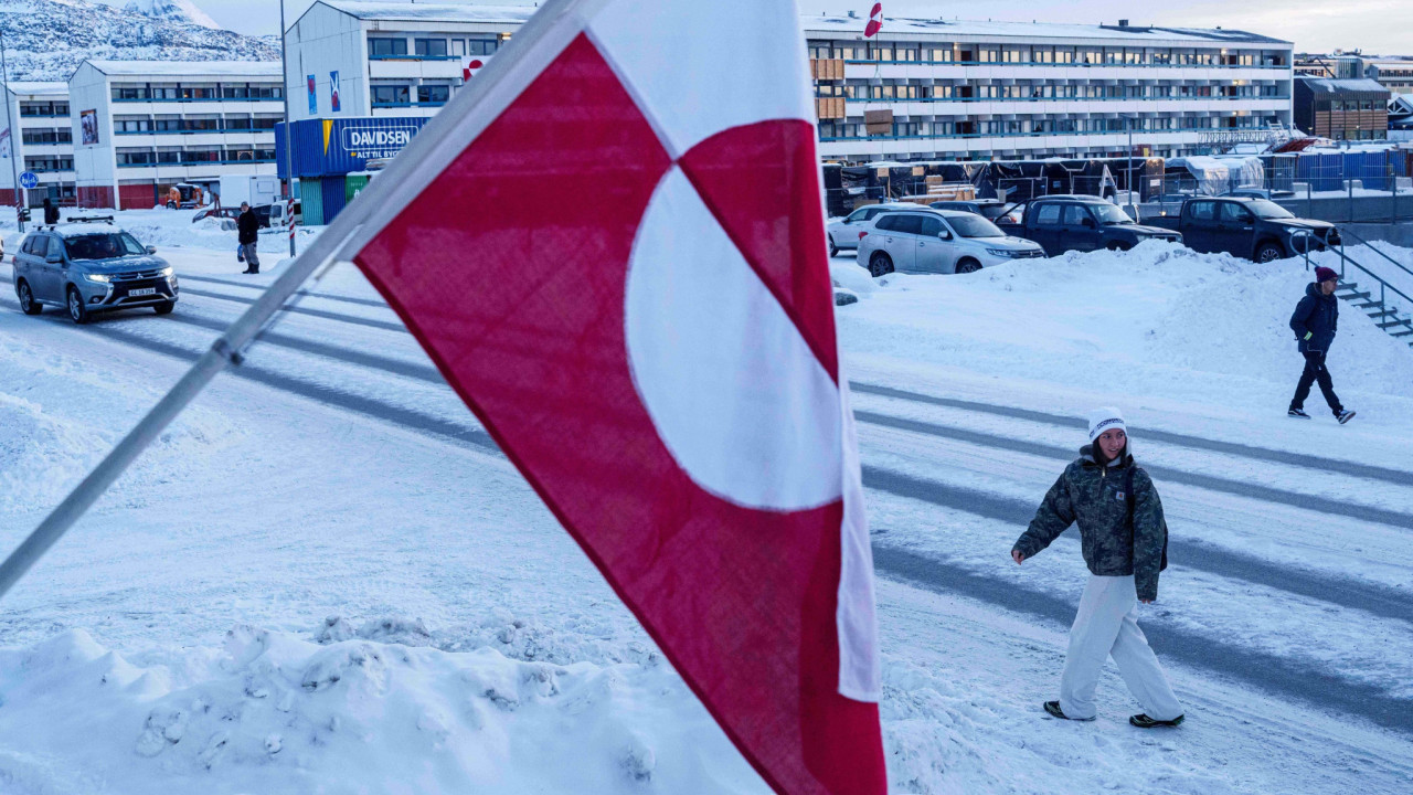 Ξέσπασε «πόλεμος» μετά τις απειλές Τραμπ: Απαράδεκτοι οι δασμοί για τη Γροιλανδία