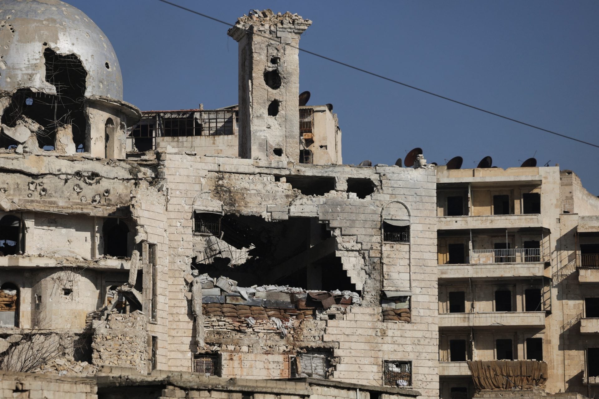 Ο στρατός πραγματοποίησε αεροπορικές επιδρομές σε όλη τη Συρία εναντίον του Ισλαμικού Κράτους