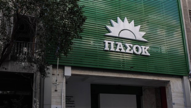 ΠΑΣΟΚ: Ορατές και αόρατες κόντρες για τα ψηφοδέλτια, η νέα «φρουρά» στελεχών και οι προκριματικές του Δούκα