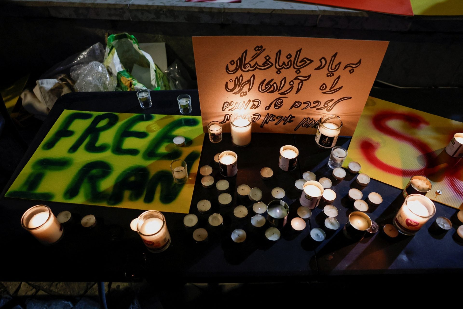 Οι αρχές του Ιράν ζητούν χρηματικά λύτρα για να παραδώσουν τις σορούς των διαδηλωτών