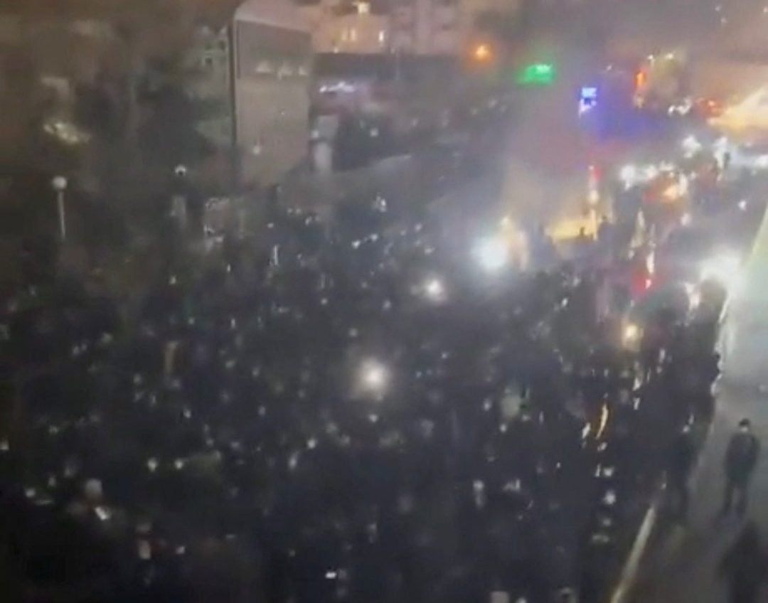 Ιράν: Το καθεστώς πνίγει στο αίμα τις διαδηλώσεις: Πάνω από 500 νεκροί