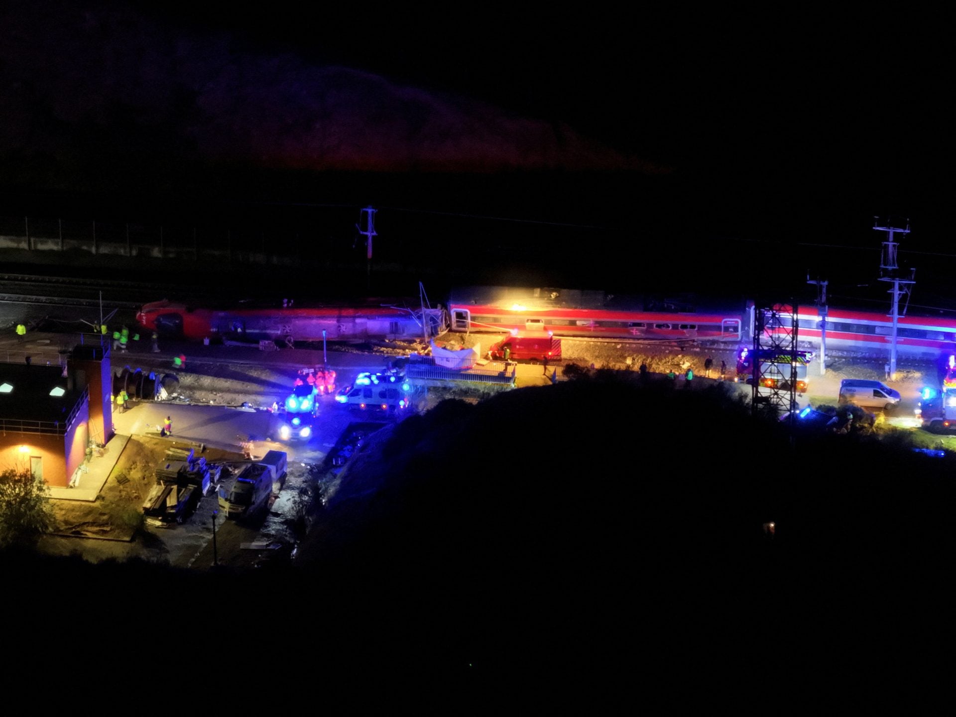 Σύγκρουση τρένων στην Ισπανία: Στους 39 οι νεκροί