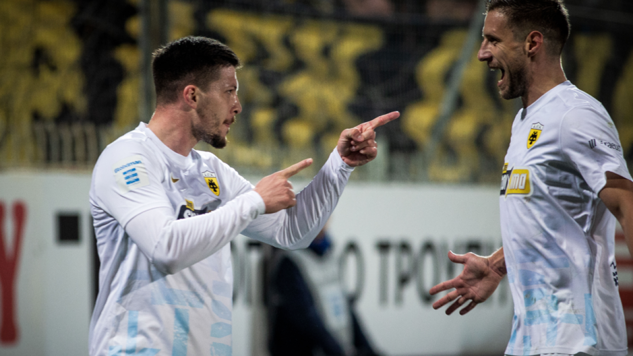 Super League: Αγχωτικό πέρασμα της ΑΕΚ από την Τρίπολη, 0-1 τον Αστέρα