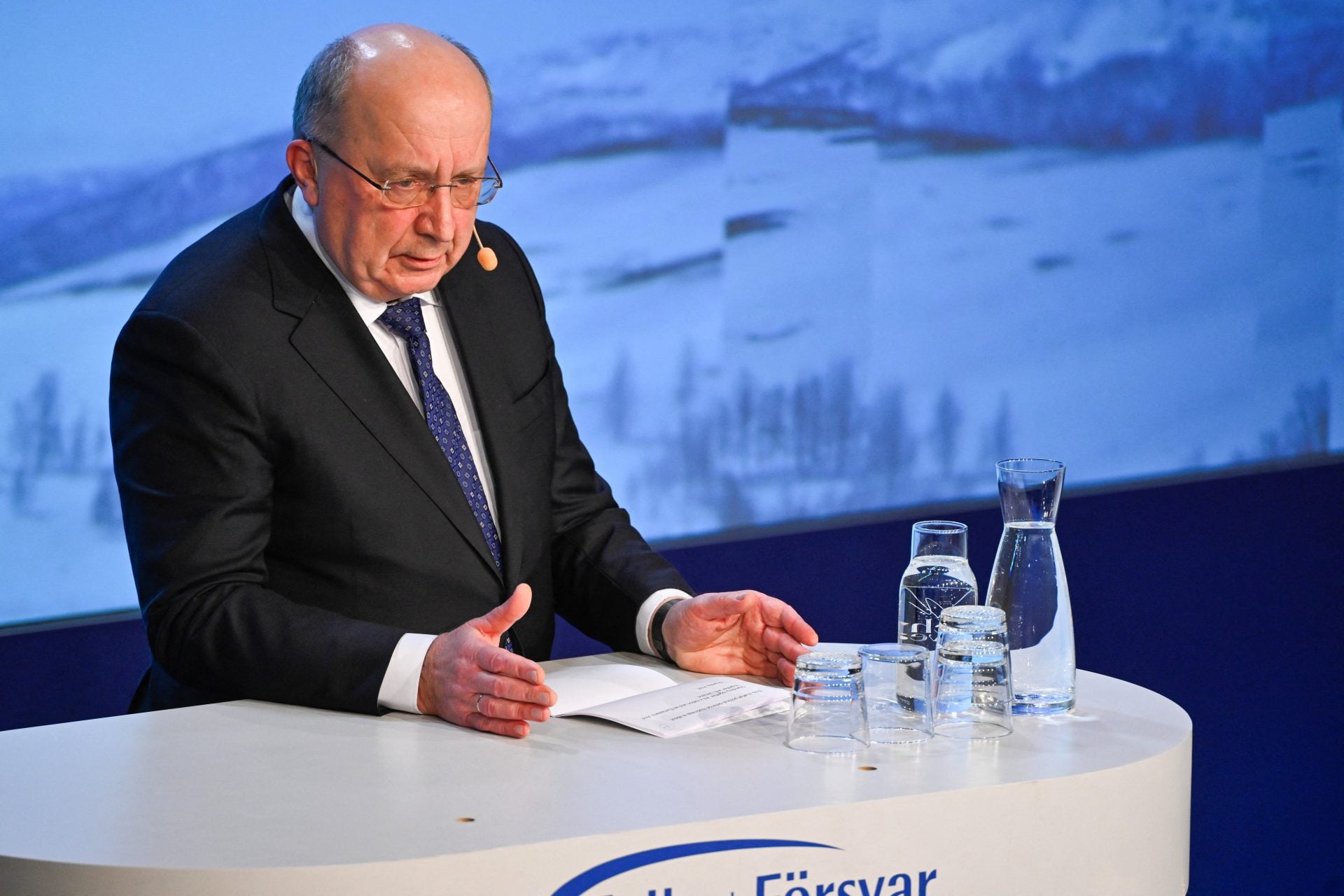 Να δημιουργηθεί ευρωπαϊκός στρατός 100.000 στρατιωτών