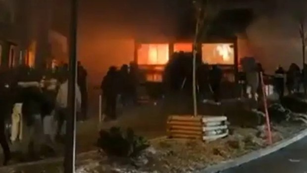 ΥΠΕΞ: Οδύνη και θλίψη για την τραγωδία στο Κραν Μοντανά - Κινητοποιήθηκαν οι ελληνικές πρεσβευτικές αρχές