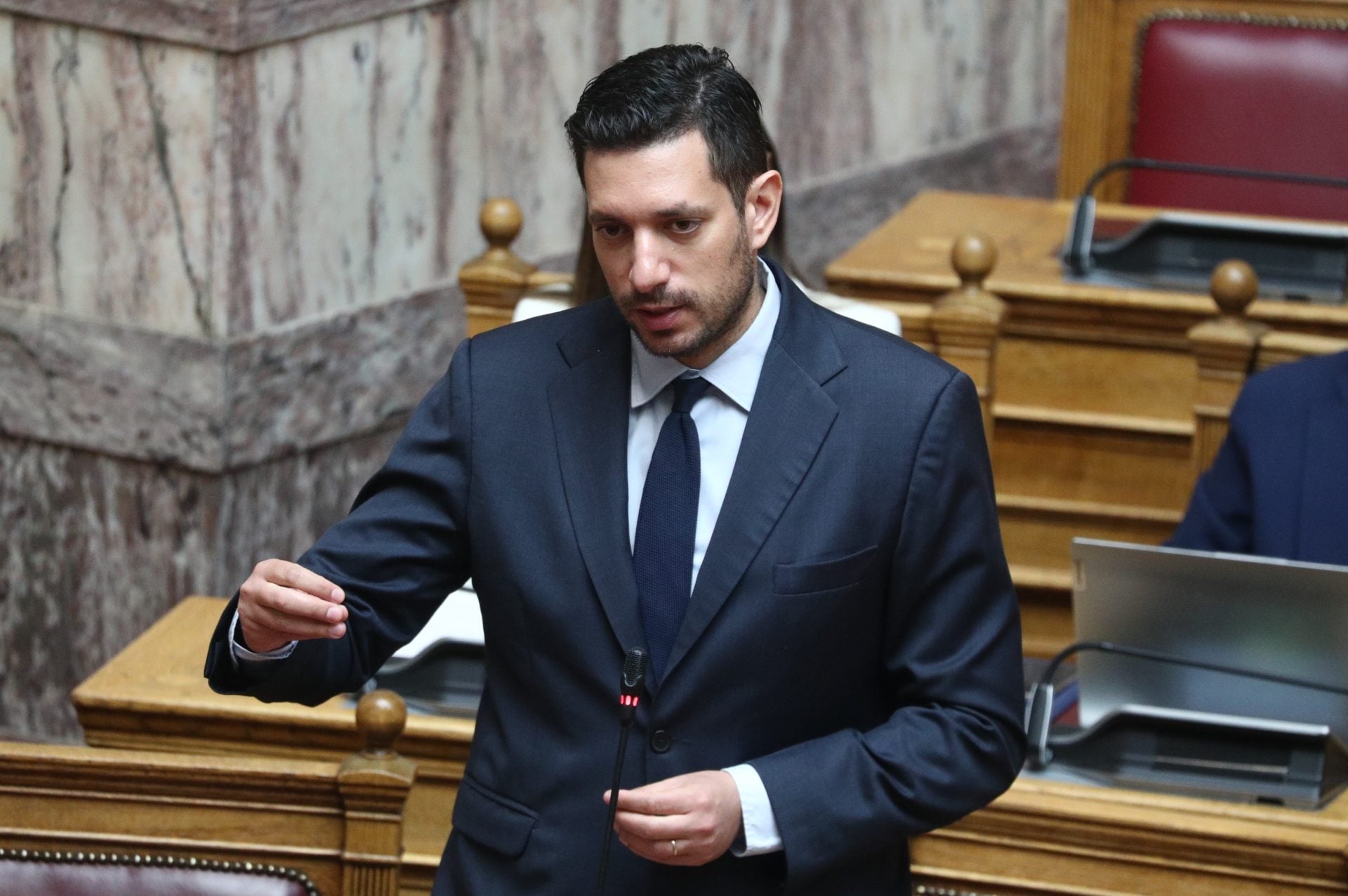 Θερμό επεισόδιο Κυρανάκη-Πέρκα στη Βουλή: «Εδώ δεν είναι η κουζίνα σας»