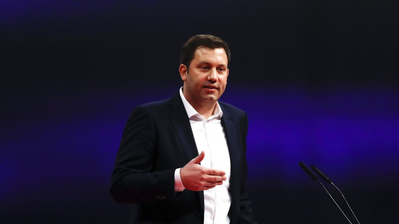 Επίθεση Κλίνγκμπαϊλ στον Τραμπ: Η σχέση ΕΕ-ΗΠΑ «διαλύεται» 