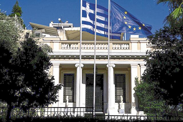Ο δύσκολος Βορράς βάζει νέους γρίφους στο Μαξίμου