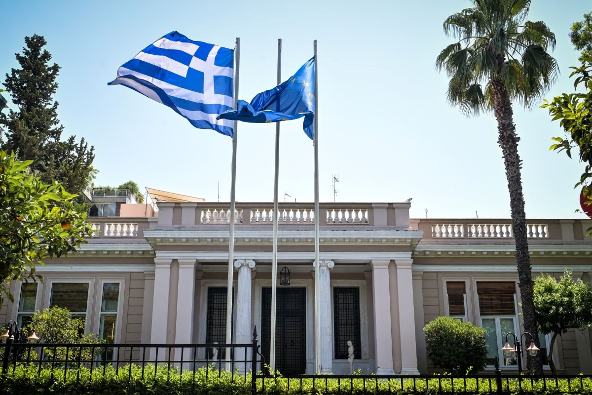 Κάλεσμα σε διάλογο στο Μαξίμου την Τρίτη παρουσία Μητσοτάκη με εκπροσώπους από όλα τα ενεργά μπλόκα