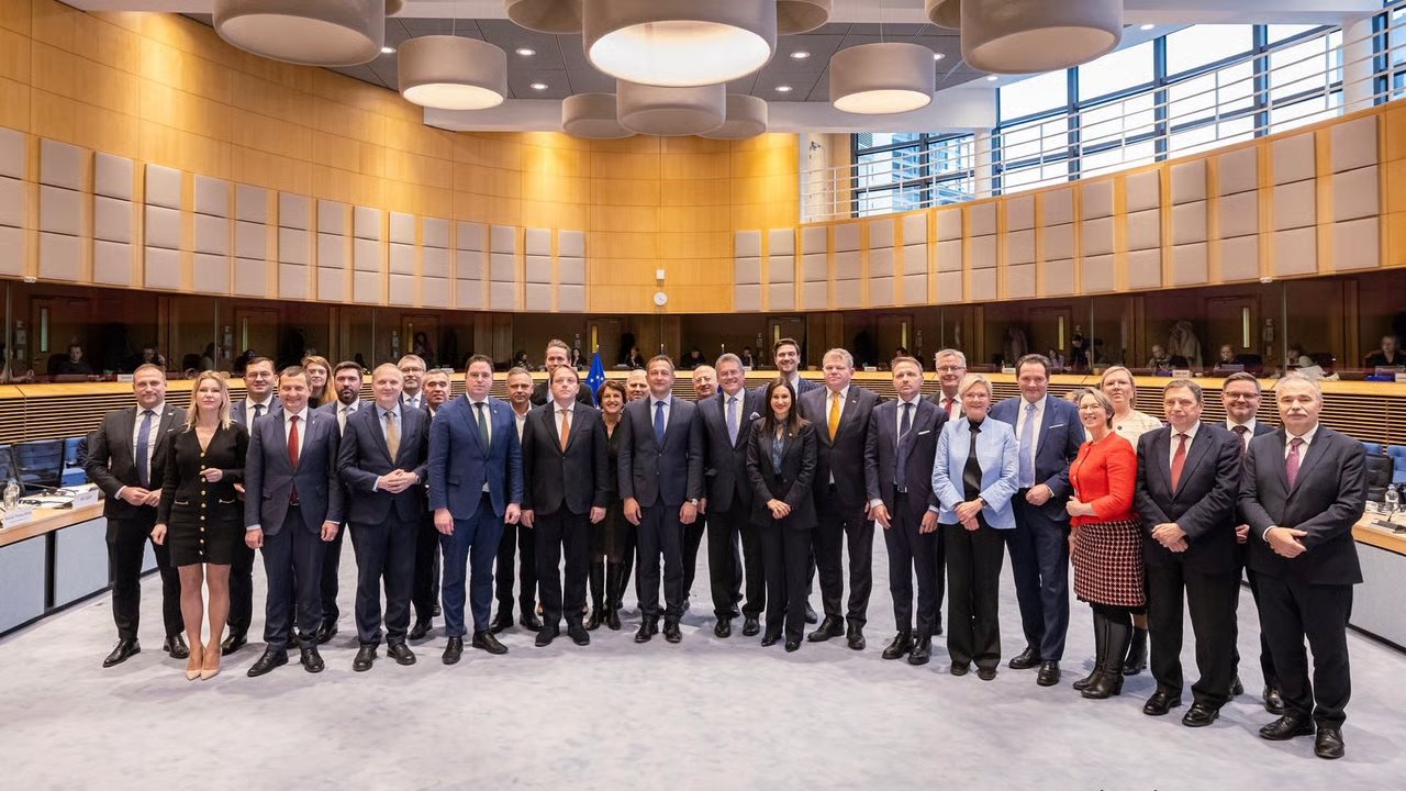 H Κομισιόν κόβει δασμούς στα λιπάσματα και επιτρέπει εξαιρέσεις από το συνοριακό φόρο άνθρακα για να κλείσει το ντηλ Mercosur