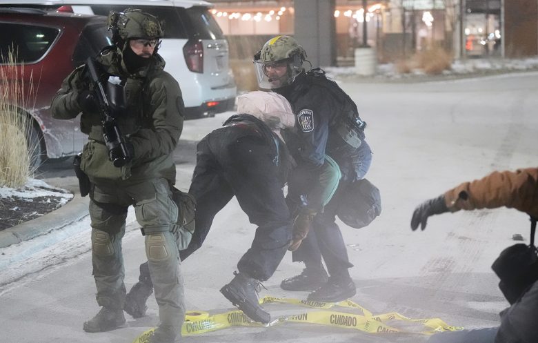 O Τραμπ προχωρά σε κινήσεις αποκλιμάκωσης μετά τον δεύτερο θάνατο διαδηλωτή – News.gr