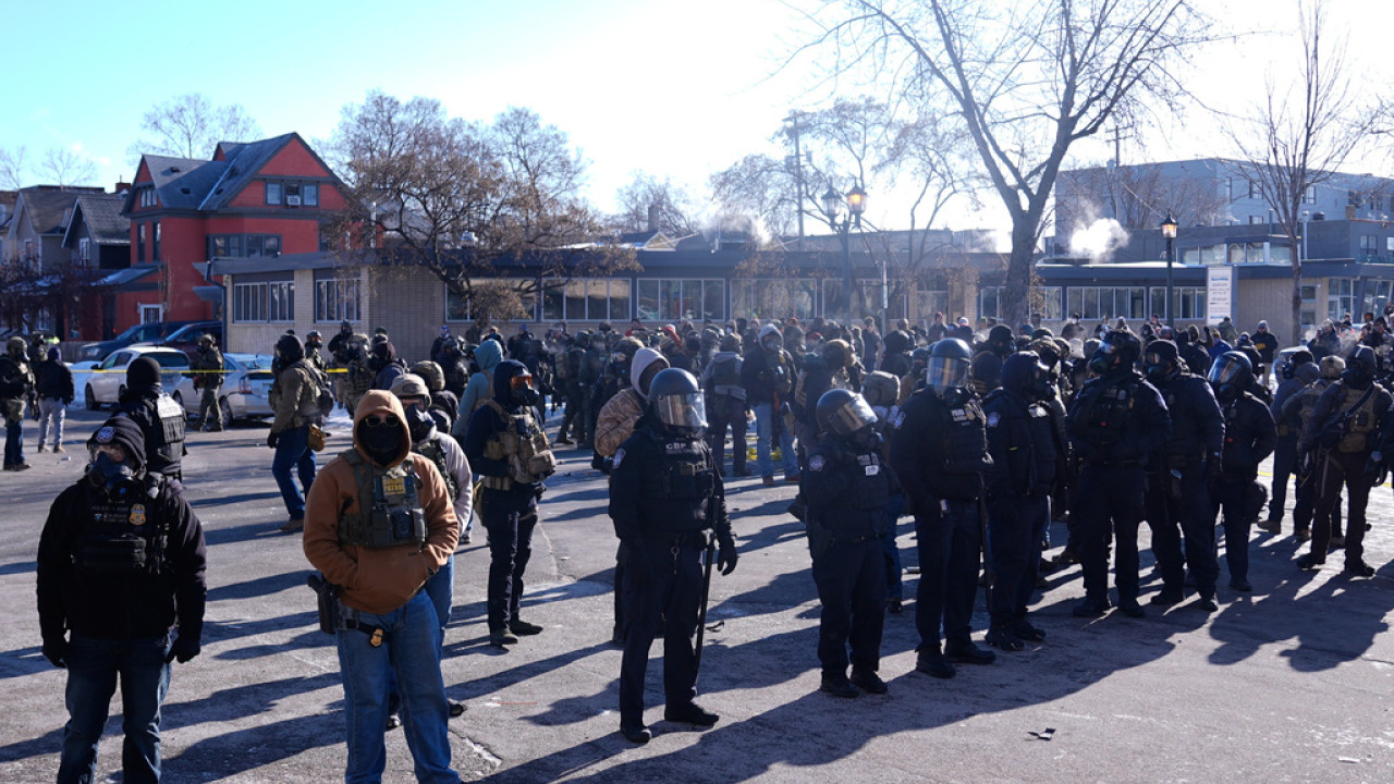Αστυνομία Μινεάπολης: Αμερικανός πολίτης με νόμιμη άδεια οπλοφορίας ο 37χρονος