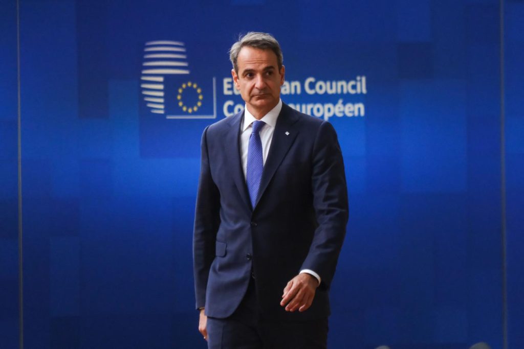 Διευκρινίσεις ζήτησε ο Φάμελλος από τον Φαραντούρη για τις επαφές του με τη Μαρία Καρυστιανού