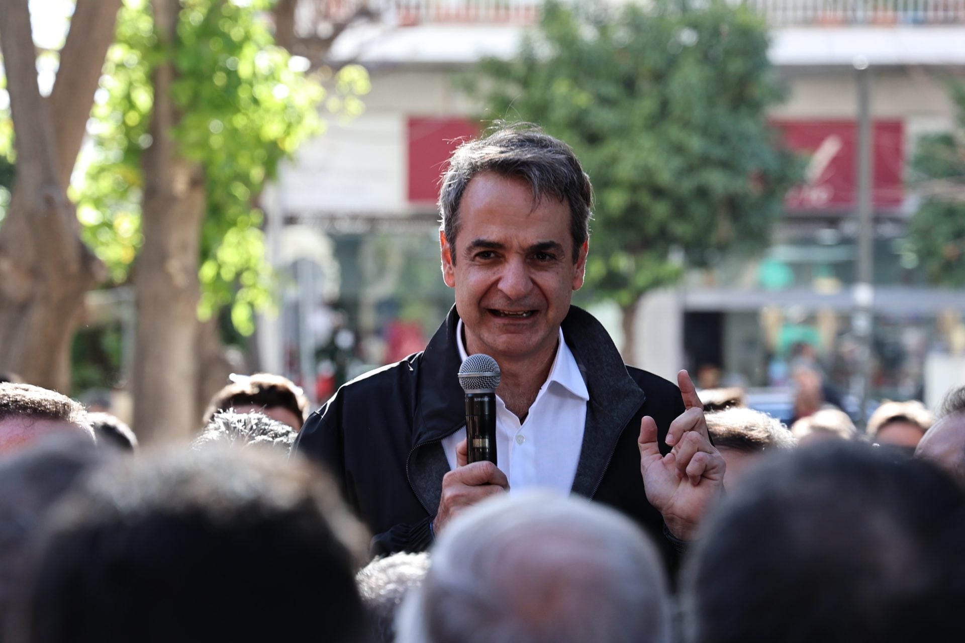 Τους πειραματισμούς με τον λαϊκισμό η χώρα τους πλήρωσε πολύ ακριβά στο παρελθόν