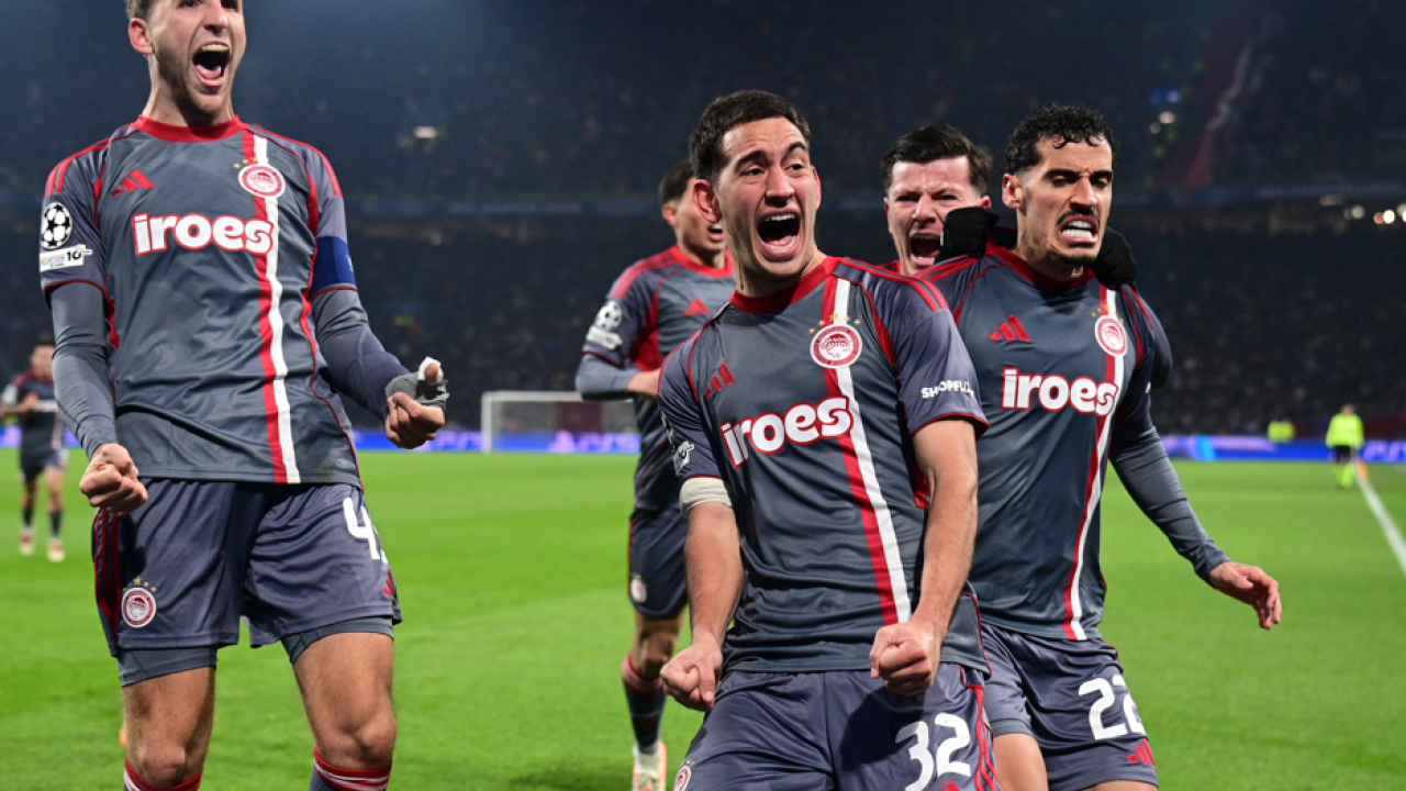 Champions League: Υπέταξε 1-2 τον Άγιαξ και πέρασε στην ενδιάμεση φάση ο Ολυμπιακός
