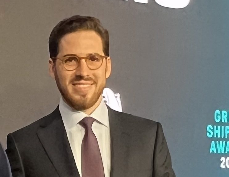 Συμφωνία sale and leaseback για το M/V Magic Perseus