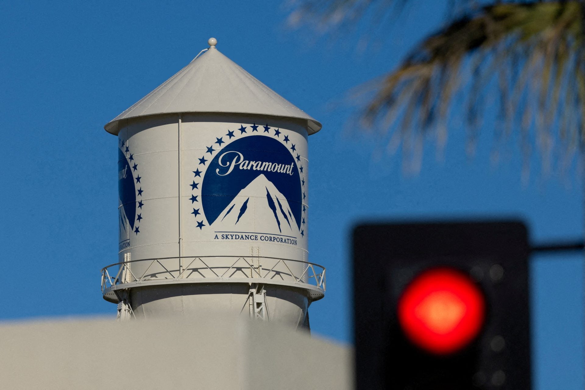 Η Paramount παρατείνει την προθεσμία υποβολής της επιθετικής προσφοράς της στη Warner Bros έως τις 20 Φεβρουαρίου