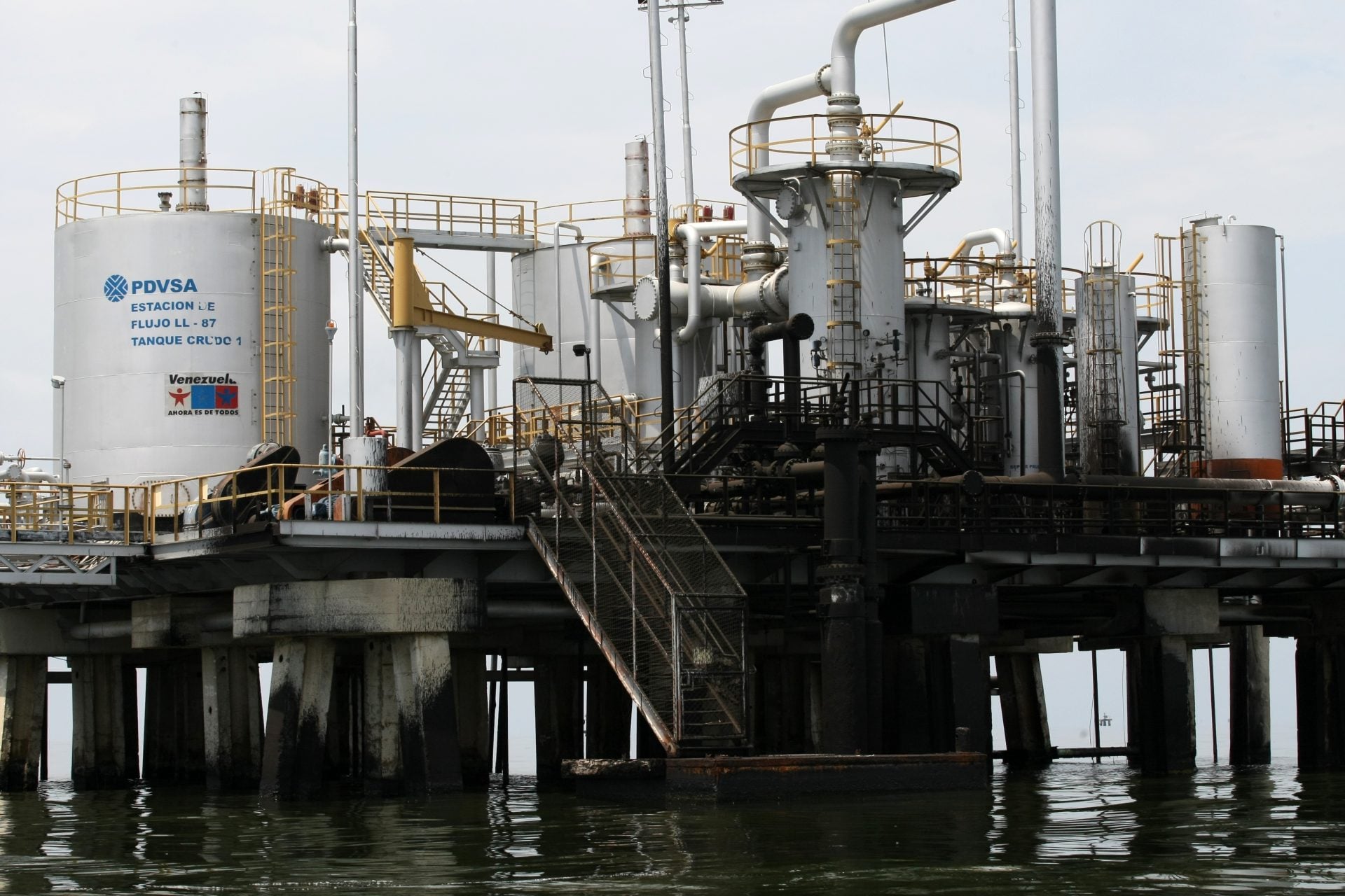 Παρέλυσαν οι εξαγωγές πετρελαίου Βενεζουέλας προς Ασία