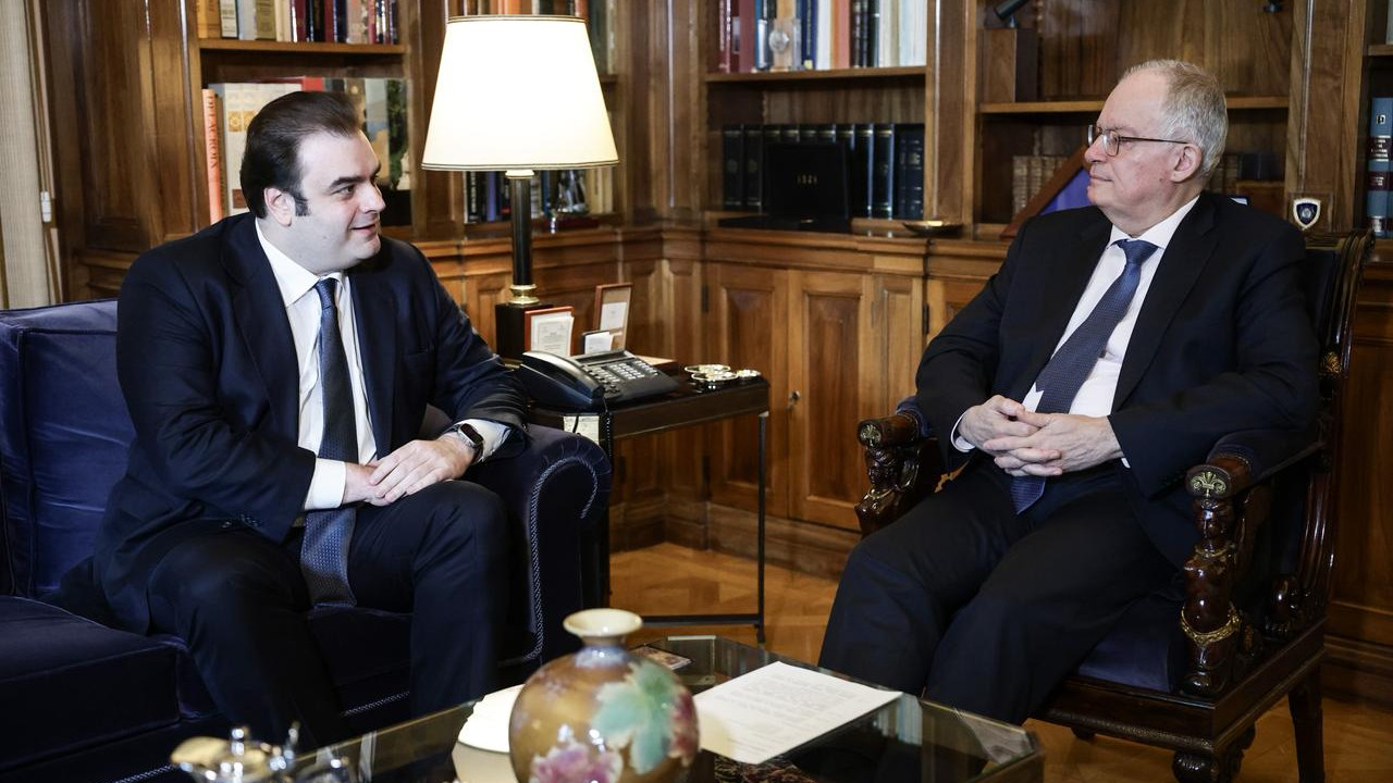 Συνάντηση Τασούλα - Πιερρακάκη στο Προεδρικό Μέγαρο