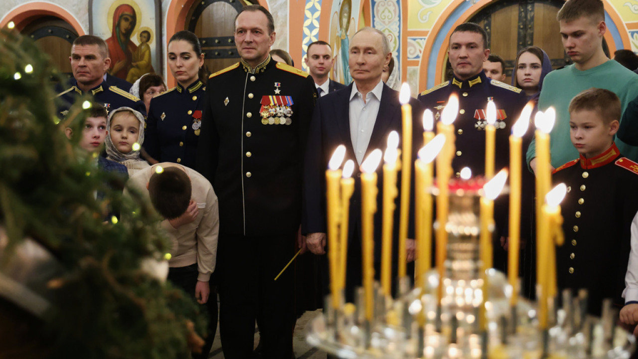 Η ψευδαίσθηση της παντοδυναμίας: Ο Πούτιν αντιμέτωπος με ήττες στο εξωτερικό και εσωτερική φθορά