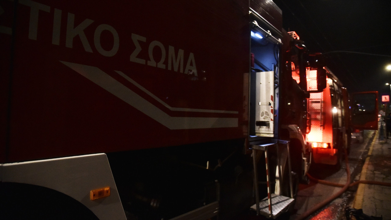Πυρκαγιά σε κτίριο στο κέντρο της Αθήνας - Απεγκλωβίστηκαν τέσσερις ανθρωποι