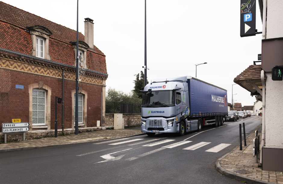 Η Renault Trucks υλοποιεί την ηλεκτροκίνηση του εφοδιαστικού διαδρόμου Blainville – Bourg-en-Bresse – Lyon