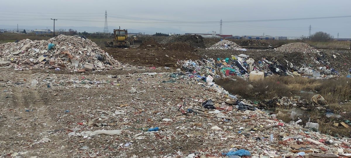 Έξι συλλήψεις για ανεξέλεγκτα μπάζα και άλλα απόβλητα