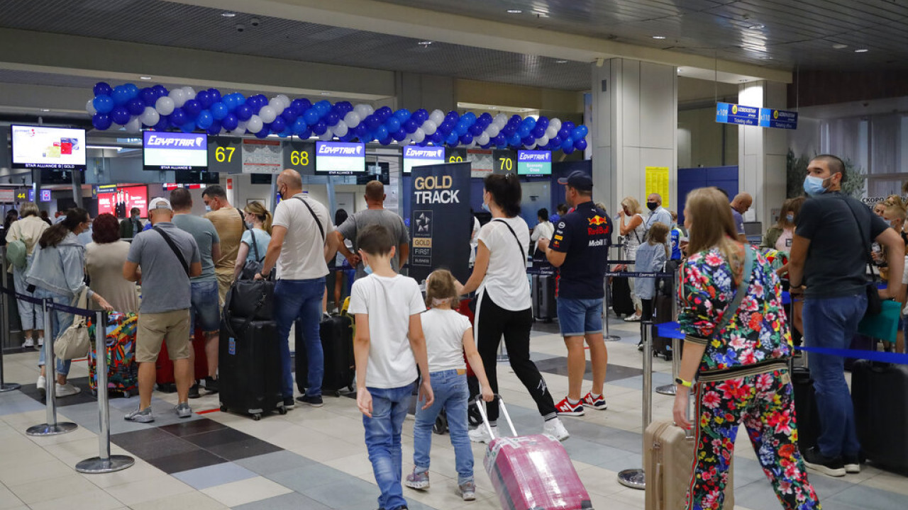 Περίπου 600 Ιταλοί εγκλωβισμένοι στο Σαρμ Ελ Σέιχ μετά την ακύρωση πτήσεων προς Μιλάνο