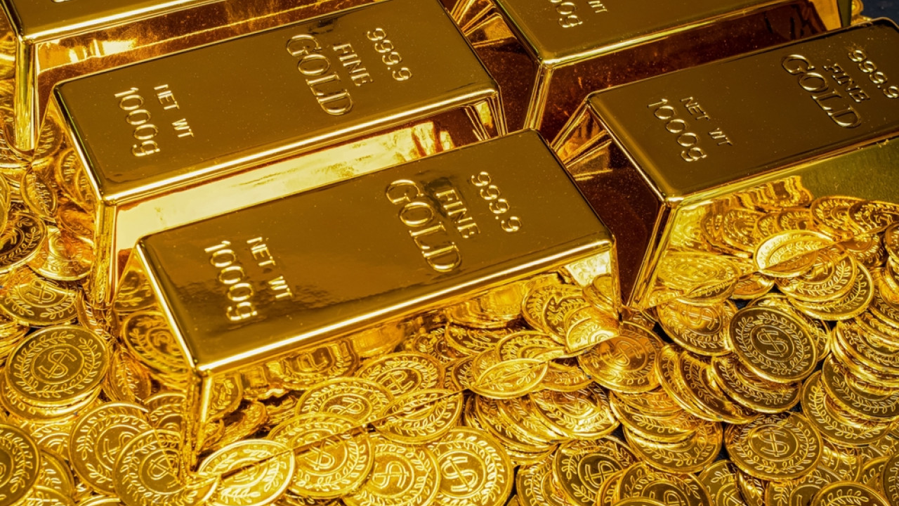 Χρυσός: Μια ανάσα από τα 5.000 δολάρια