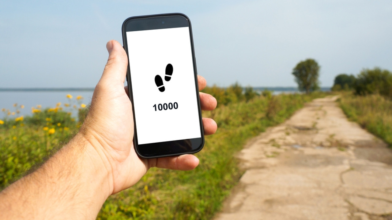 Εμπρός βήμα ταχύ: Μύθοι και αλήθειες για τα 10.000 βήματα ημερησίως