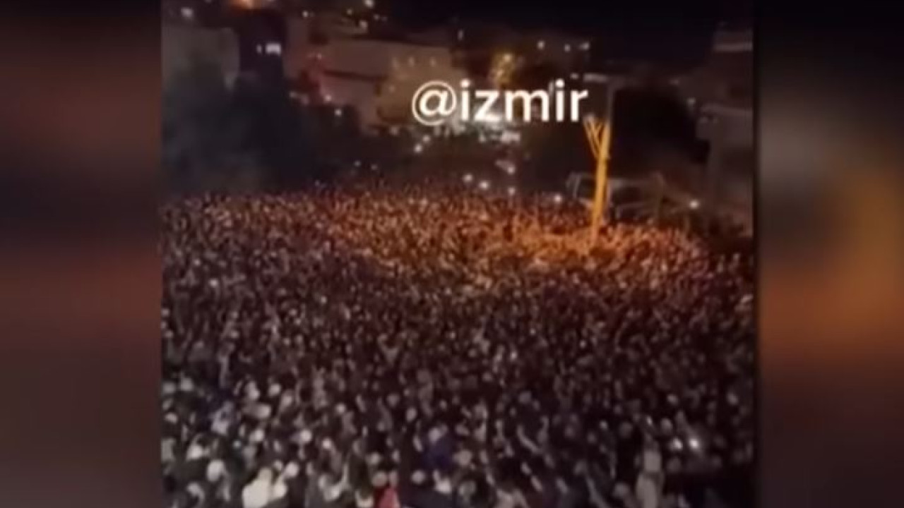 Σοκ στην Τουρκία: Σεΐχης θρησκευτικής αίρεσης συγκέντρωσε χιλιάδες άτομα στη Σμύρνη