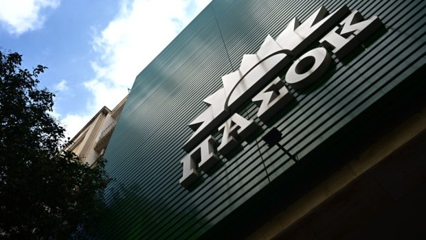 ΠΑΣΟΚ σε κυβέρνηση μετά την αποκάλυψη του in για τις «στημένες» ερωτήσεις στην εξεταστική για υποκλοπές - «Πόση ακόμη δυσωδία...»