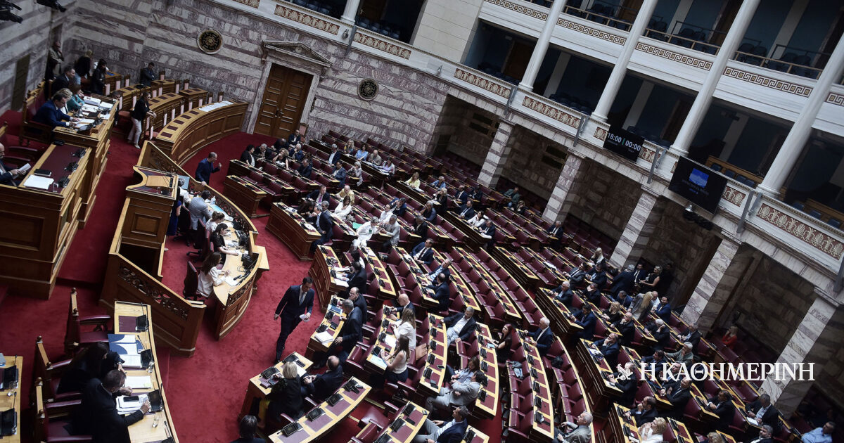 Βουλή: Aπόσυρση του νομοσχεδίου για τις Eνοπλες Δυνάμεις ζητά η αντιπολίτευση