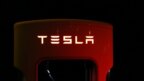 Οι τριμηνιαίες παραδόσεις της Tesla μειώνονται περισσότερο από το αναμενόμενο λόγω της χαμηλότερης ζήτησης για ηλεκτρικά αυτοκίνητα