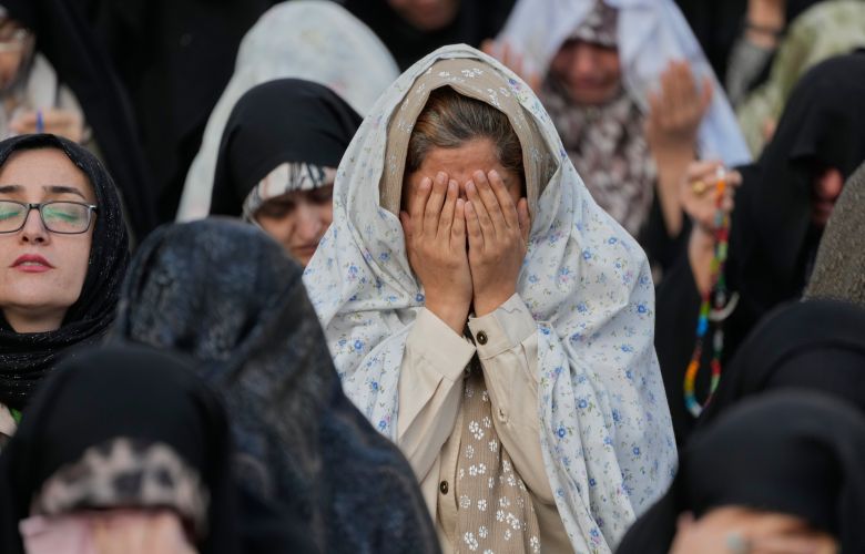 Ποιοι έπεισαν τον Τραμπ να δώσει «μια ευκαιρία» στο Ιράν για να δείξει «τις καλές του προθέσεις»