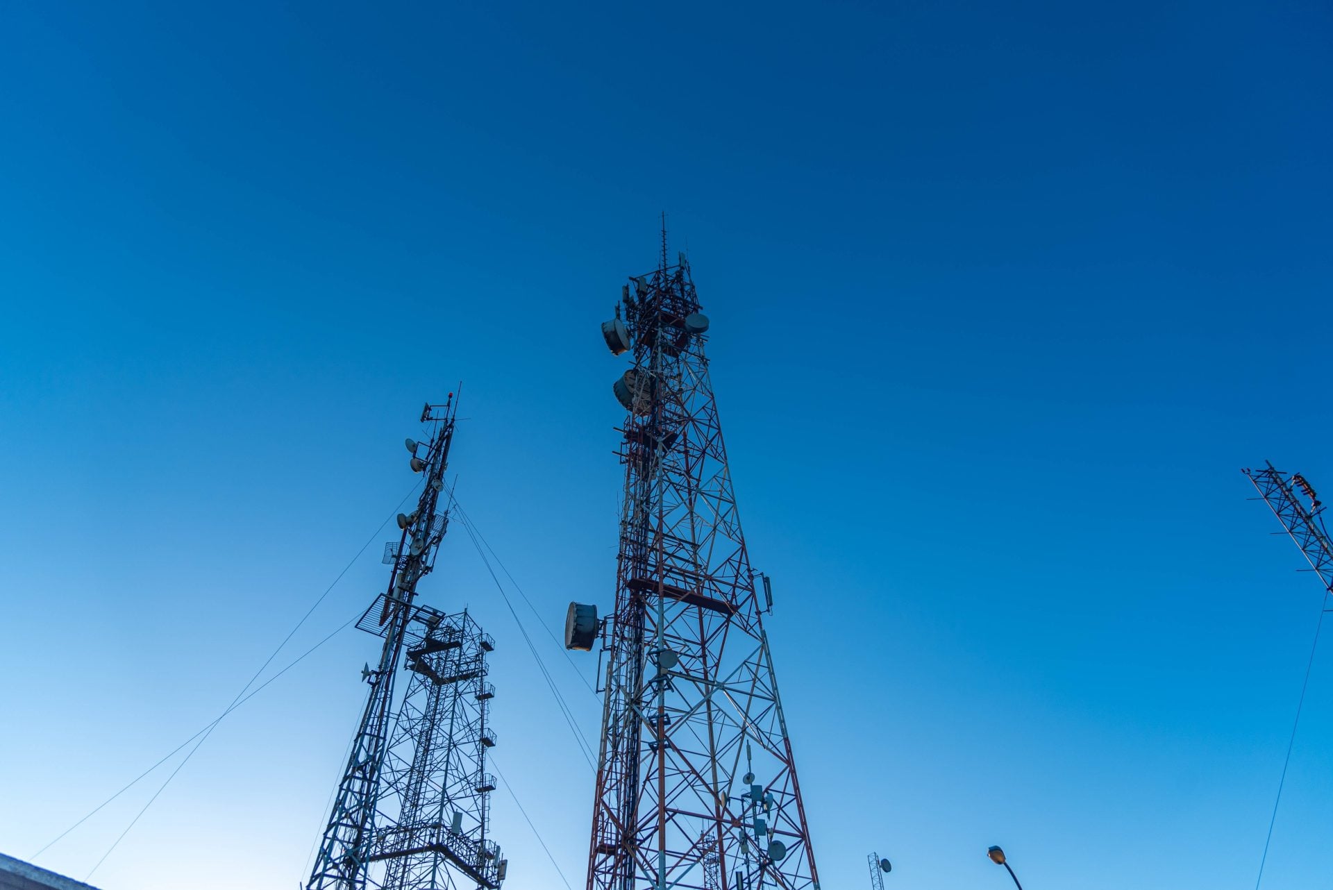 Ξανά στο... τραπέζι της ΕΕΤΤ τα φάσματα κινητής 900